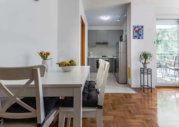 Apartment Lovely
